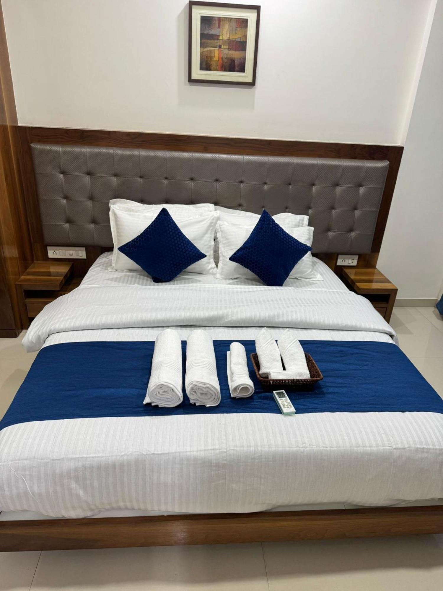 Luna Spaces- Near Mumbai International Airport Экстерьер фото