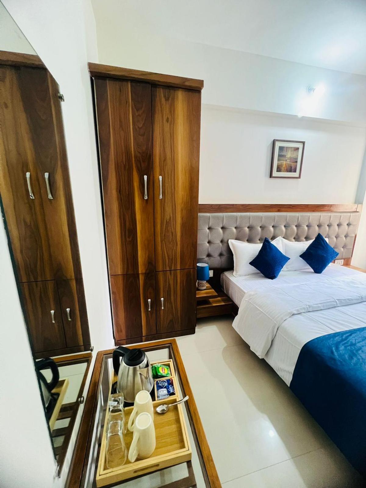 Luna Spaces- Near Mumbai International Airport Экстерьер фото